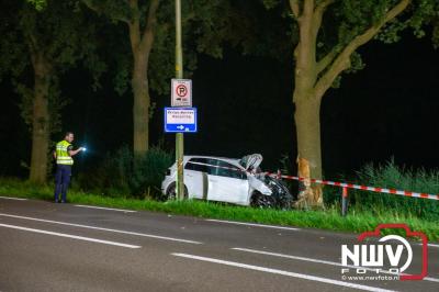 Zeer ernstig eenzijdig ongeval op Zuiderzeestraatweg N308 bij Elburg: 19-jarige automobilist uit Oldebroek overleden. - © NWVFoto.nl